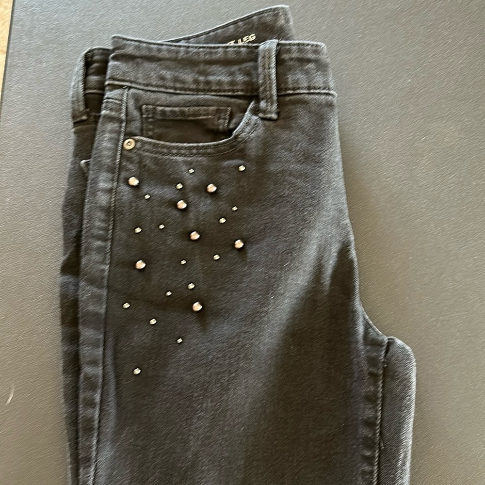 St. John’s Bay Straight Leg Jeans. Size 4